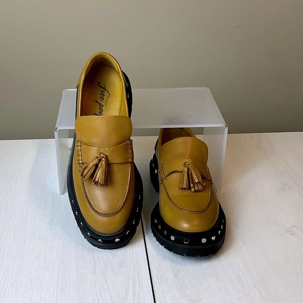 Free People Womens Studded Lug Sole Tassel Loafers Tan Leather 7.5 0004451533 - Picture 4 of 9